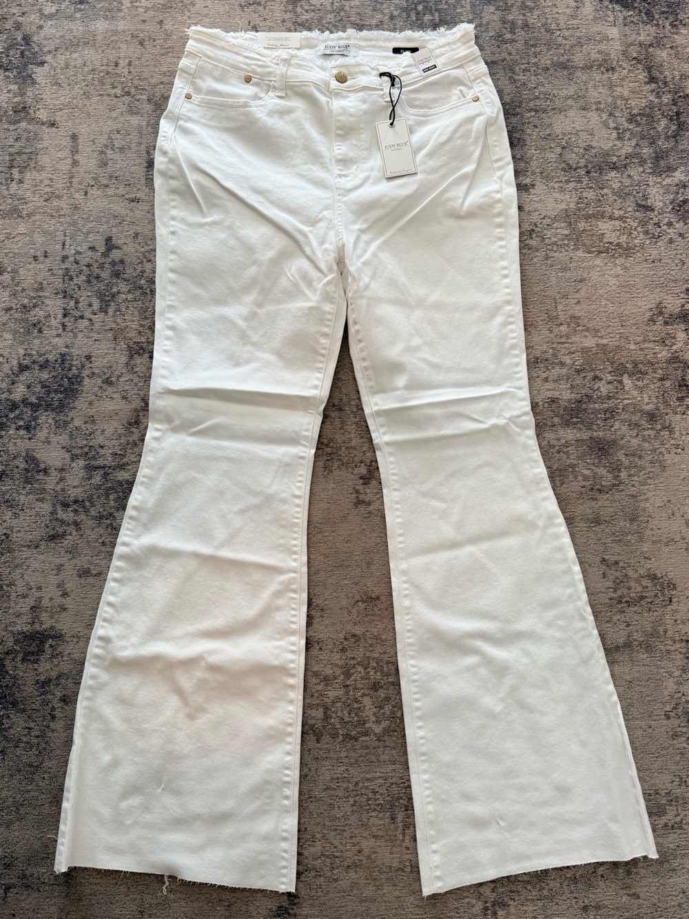 NWT-Judy Blue High Waisted Raw Hem Flare White Jeans Sz 15/32